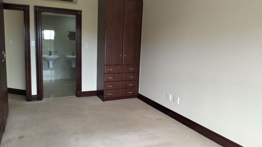 To Let 3 Bedroom Property for Rent in Marina Martinique Eastern Cape